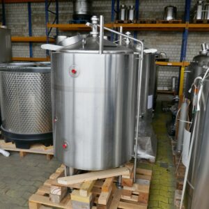 570 liter tank in 304 stainless steel