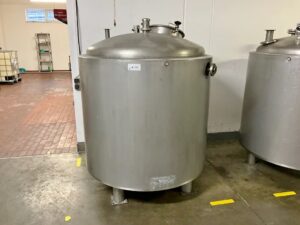 950 liter tank in 304 stainless steel