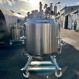 900 liter tank in Acid-proof 316