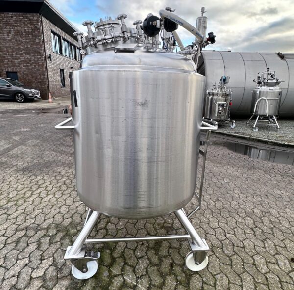 930 liter tank in Acid-proof 316