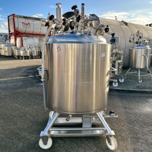 930 liter tank in Acid-proof 316