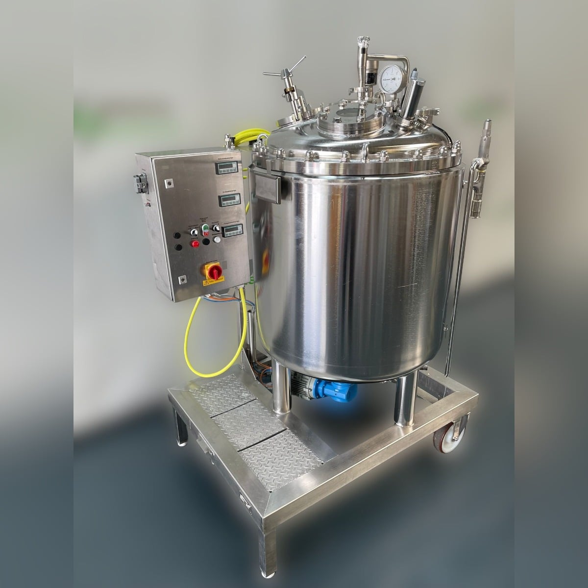 425 liter tank in 304 stainless steel