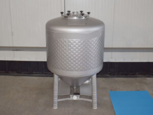 750 liter tank in 304 stainless steel