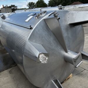 27,500-liter tank made of 304 stainless steel